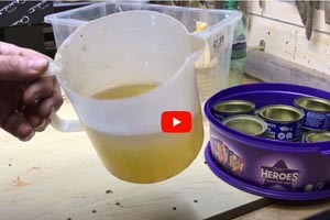 Beeswax paste mixed from beeswax and mineral oil Beeswax
