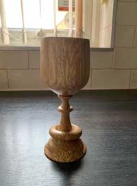 Goblet with captive ring